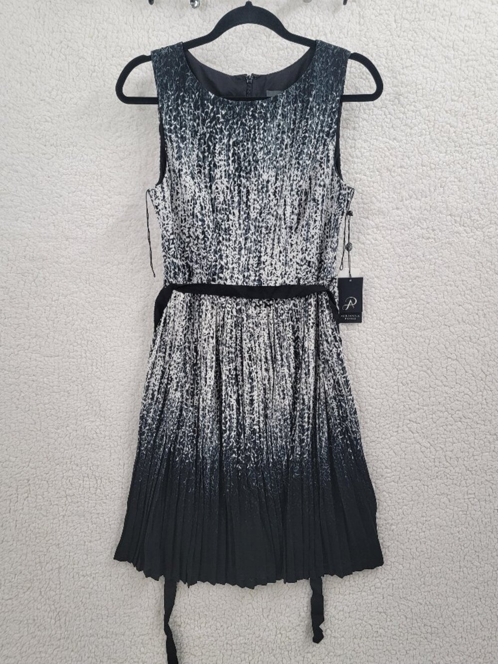 Adrianna Papell NWT Black White Ombre Pleated Tie-Waist Fit and Flare Dress Sz 6